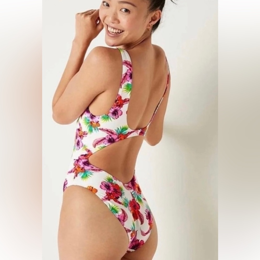 PINK Victoria’s Secret Swim one pieces size L